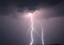 trovões e raios